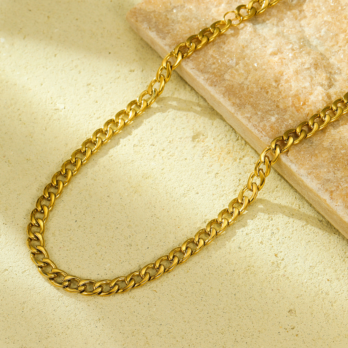 Image of French Style Retro Easy Matching High-grade Titanium Steel Gold-plated Non-fading Clavicle Chain