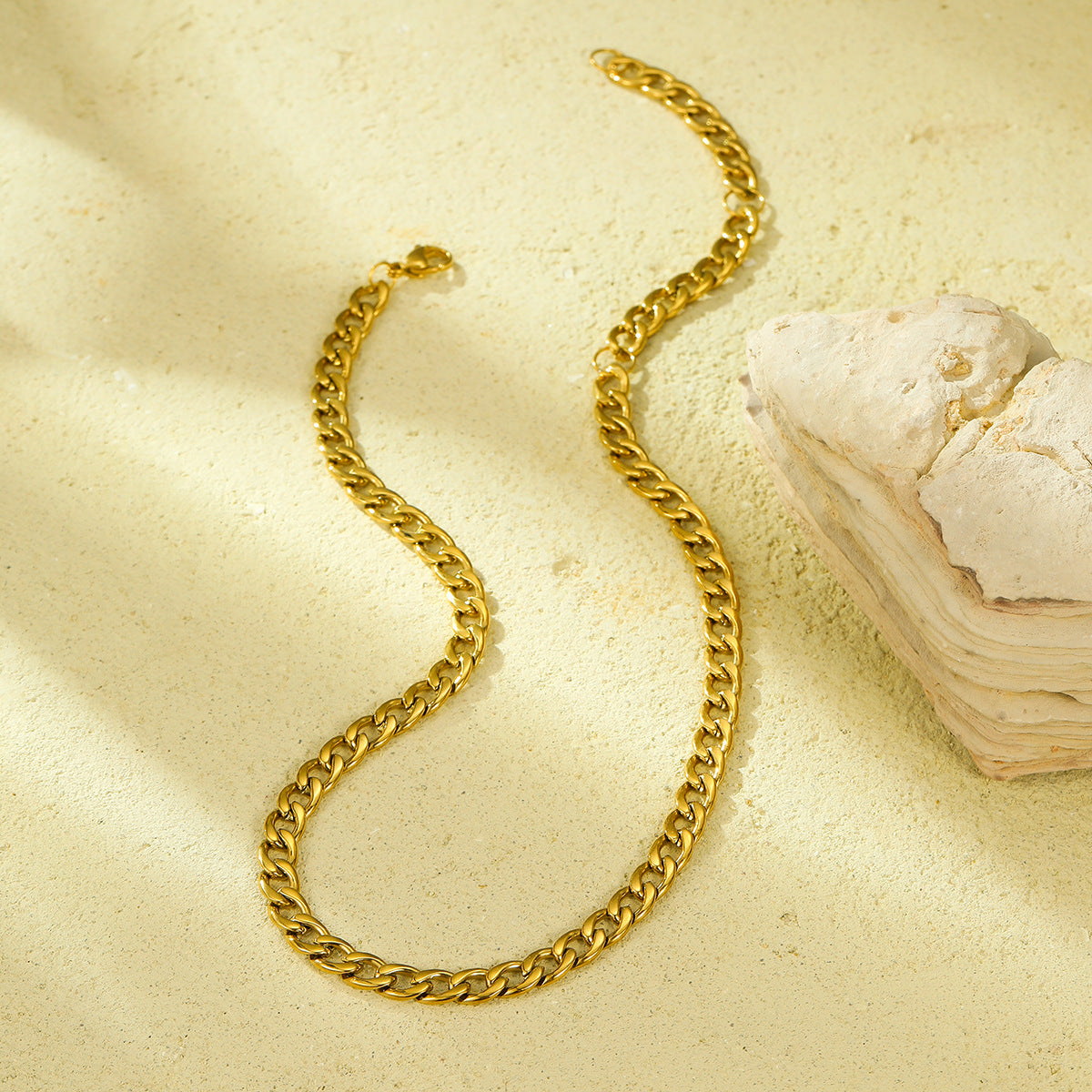 Image of French Style Retro Easy Matching High-grade Titanium Steel Gold-plated Non-fading Clavicle Chain